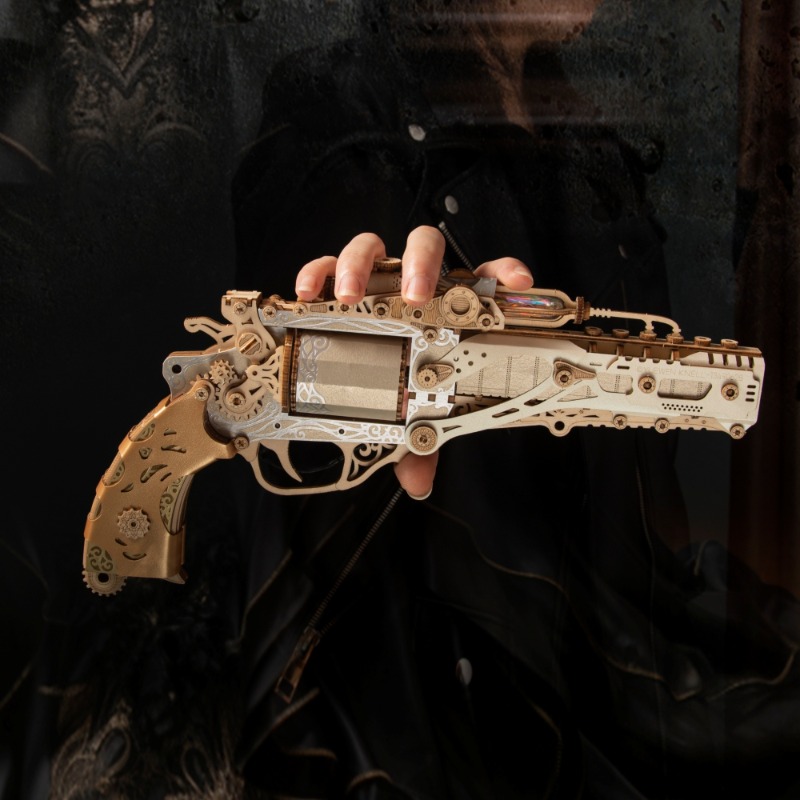 Kit di Montaggio Revolver a Va - Model Kit Revolver recensione e prezzo